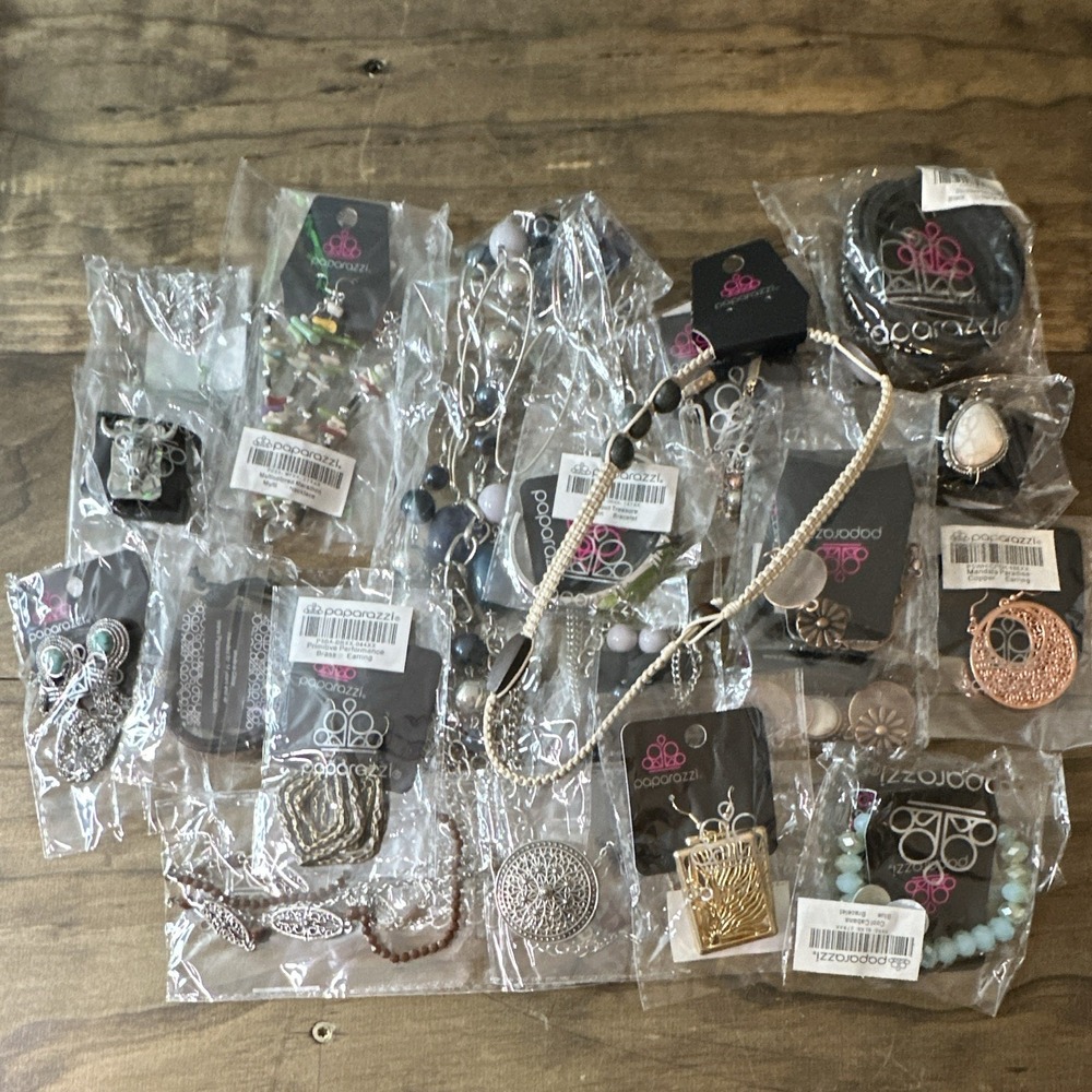 Paparazzi Fashion Jewelry Mixed Lot Earrings Necklace Bracelet Ring 15+ pieces